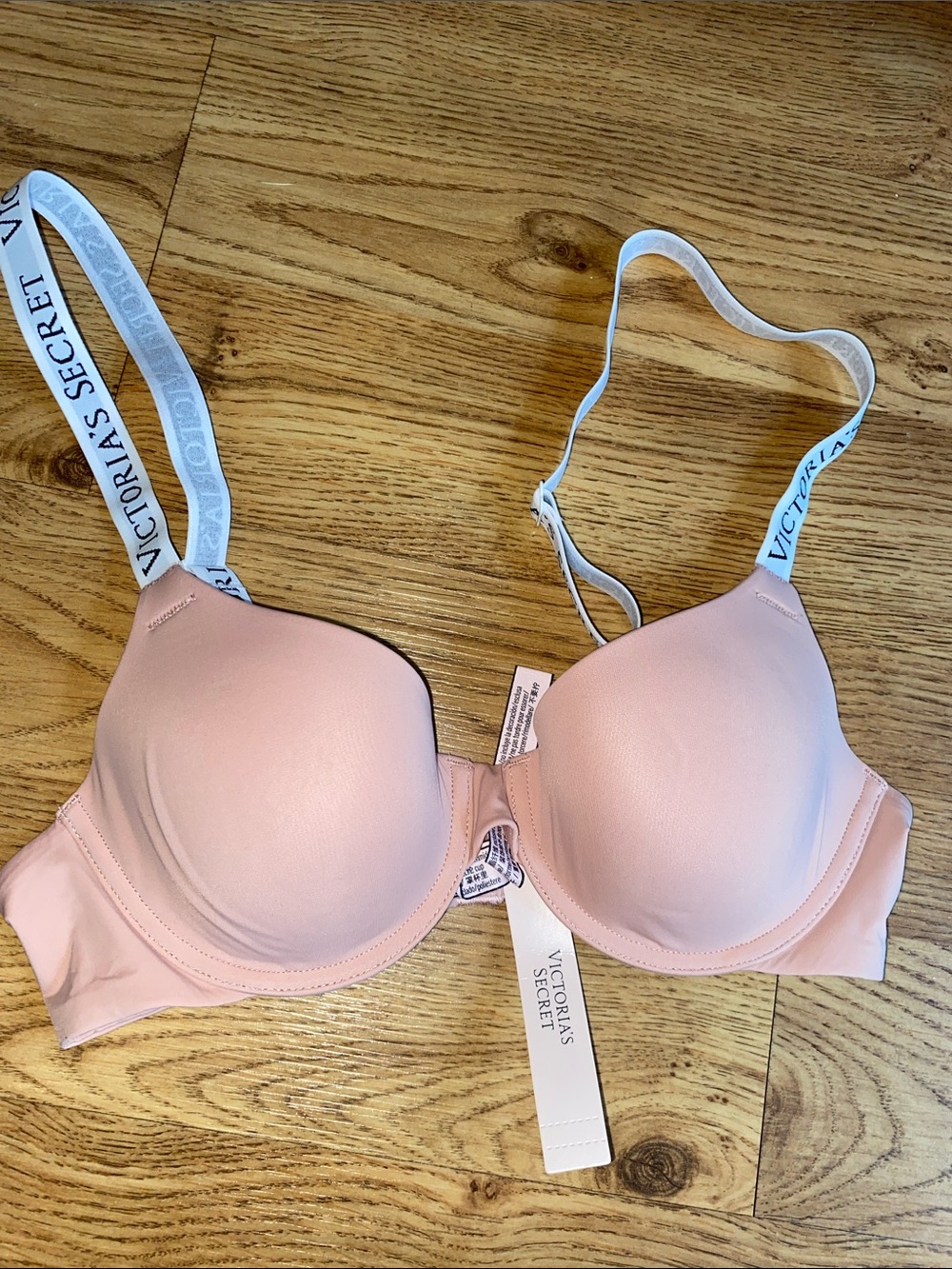 NWT Victoria Secret T-shirt Bra 32B nude